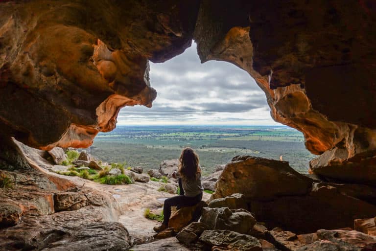 Hollow Cave, hikes in the Grampians