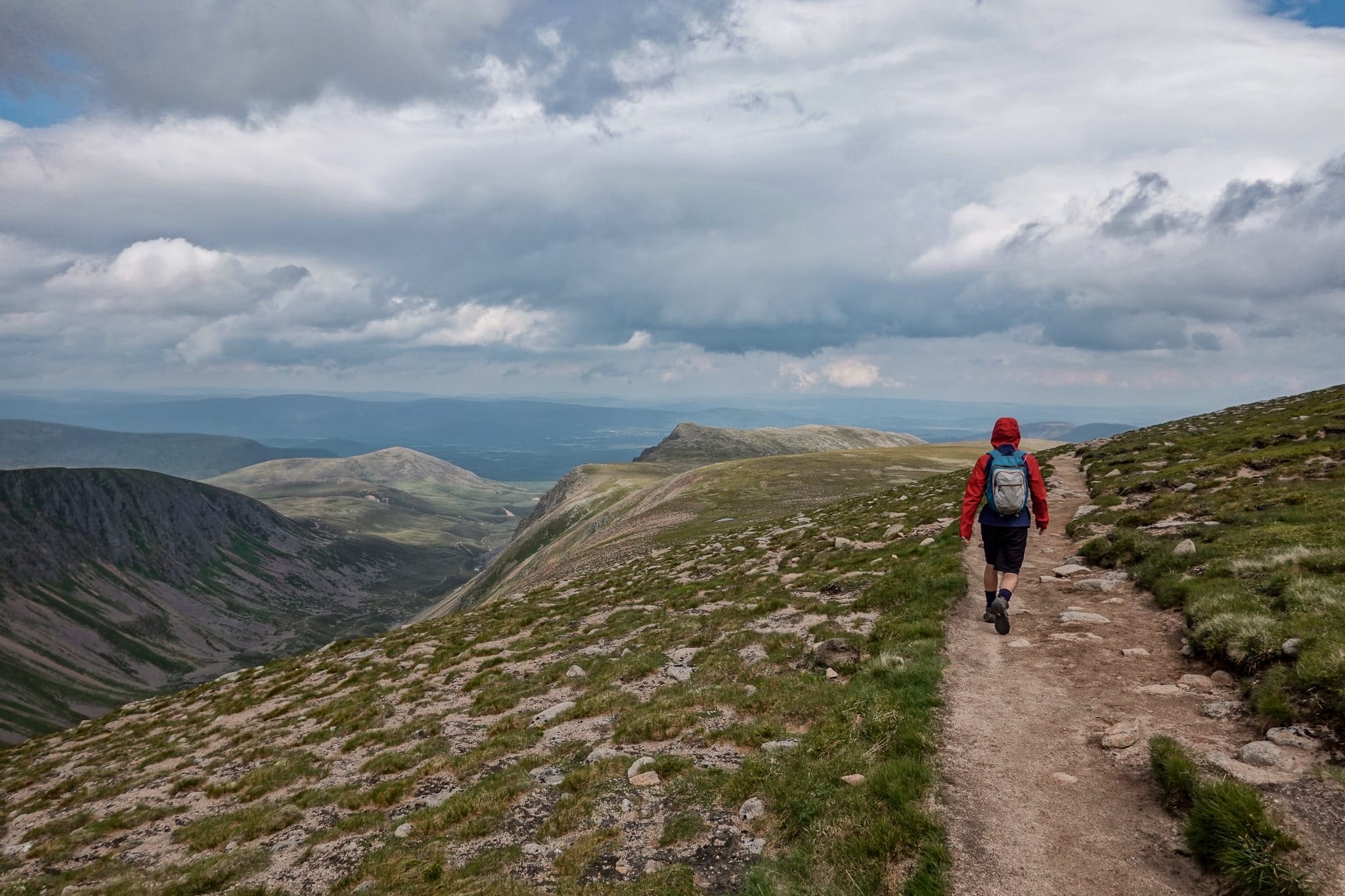Dan walks away from Ben Macdui and towards the Cairngorm Ski Centre.