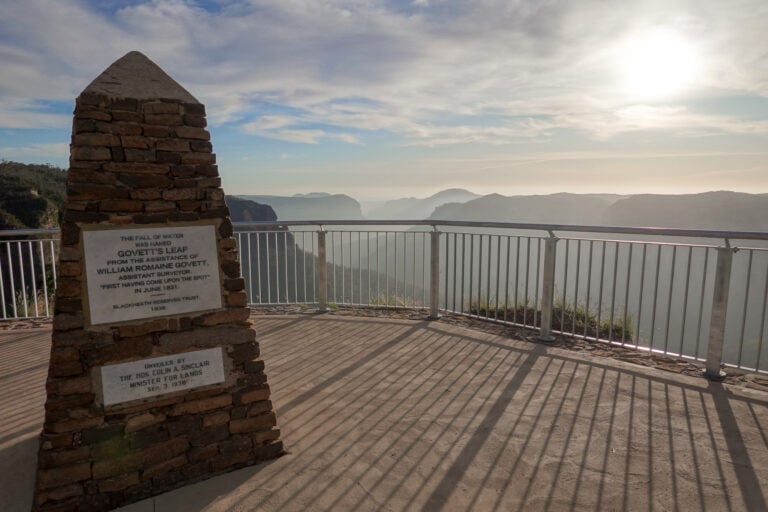 A lookout with a monument called Govetts Leap Lookout in Blackheath