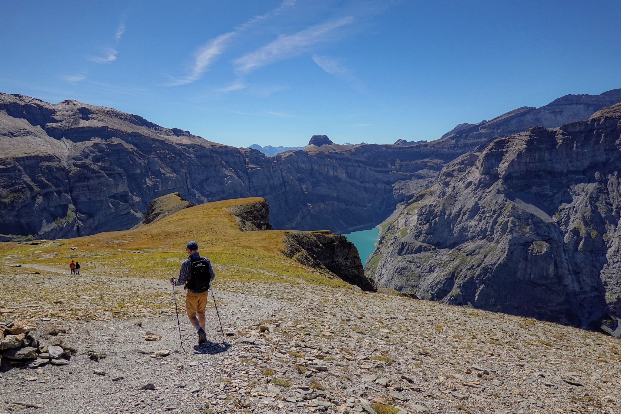 Dan approaches the a ridge and peak called Muttenchopf during the Limmernsee Hike